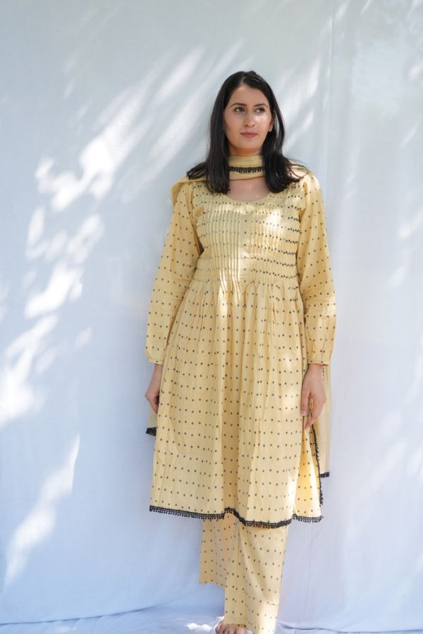 how to wash cotton clothes using gentle methods